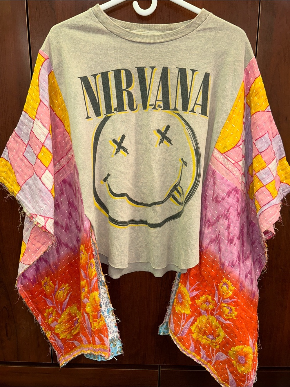 NIRVANA UPCYCLED sz XL gray Graphic Tee w/Pink Yellow & Orange Patchwork Sleeves